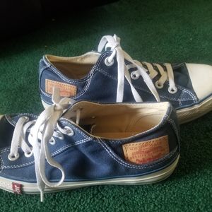 Levi's Womens Canvas Sneakers SZ 9